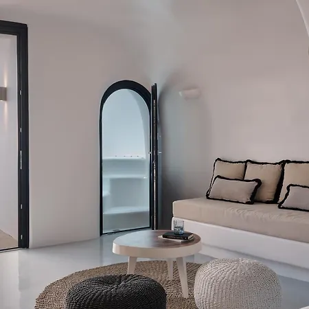 Olvos Luxury Suites Oía Exterior photo
